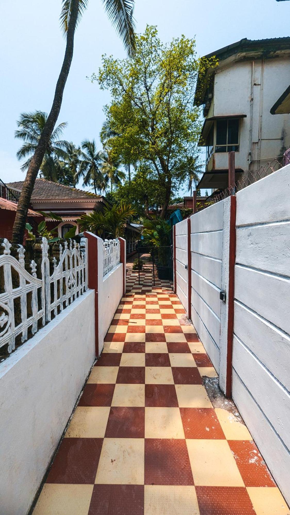 The First House By V3Homestay 4Bhk Private Pool กาลังกูติ ภายนอก รูปภาพ