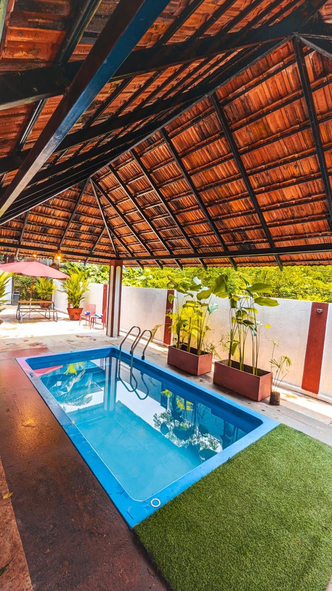 The First House By V3Homestay 4Bhk Private Pool กาลังกูติ ภายนอก รูปภาพ