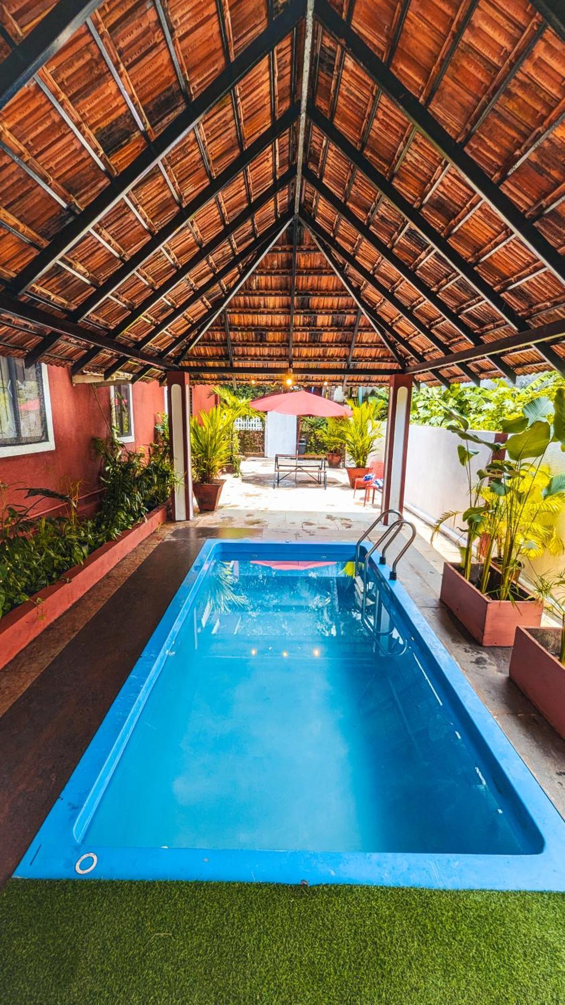 The First House By V3Homestay 4Bhk Private Pool กาลังกูติ ภายนอก รูปภาพ