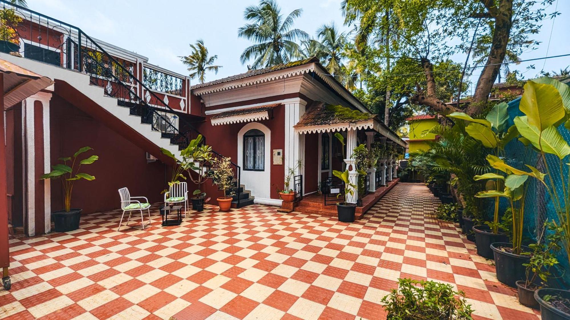 The First House By V3Homestay 4Bhk Private Pool กาลังกูติ ภายนอก รูปภาพ