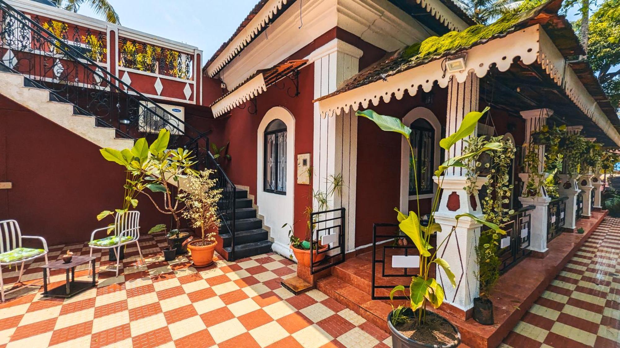 The First House By V3Homestay 4Bhk Private Pool กาลังกูติ ภายนอก รูปภาพ
