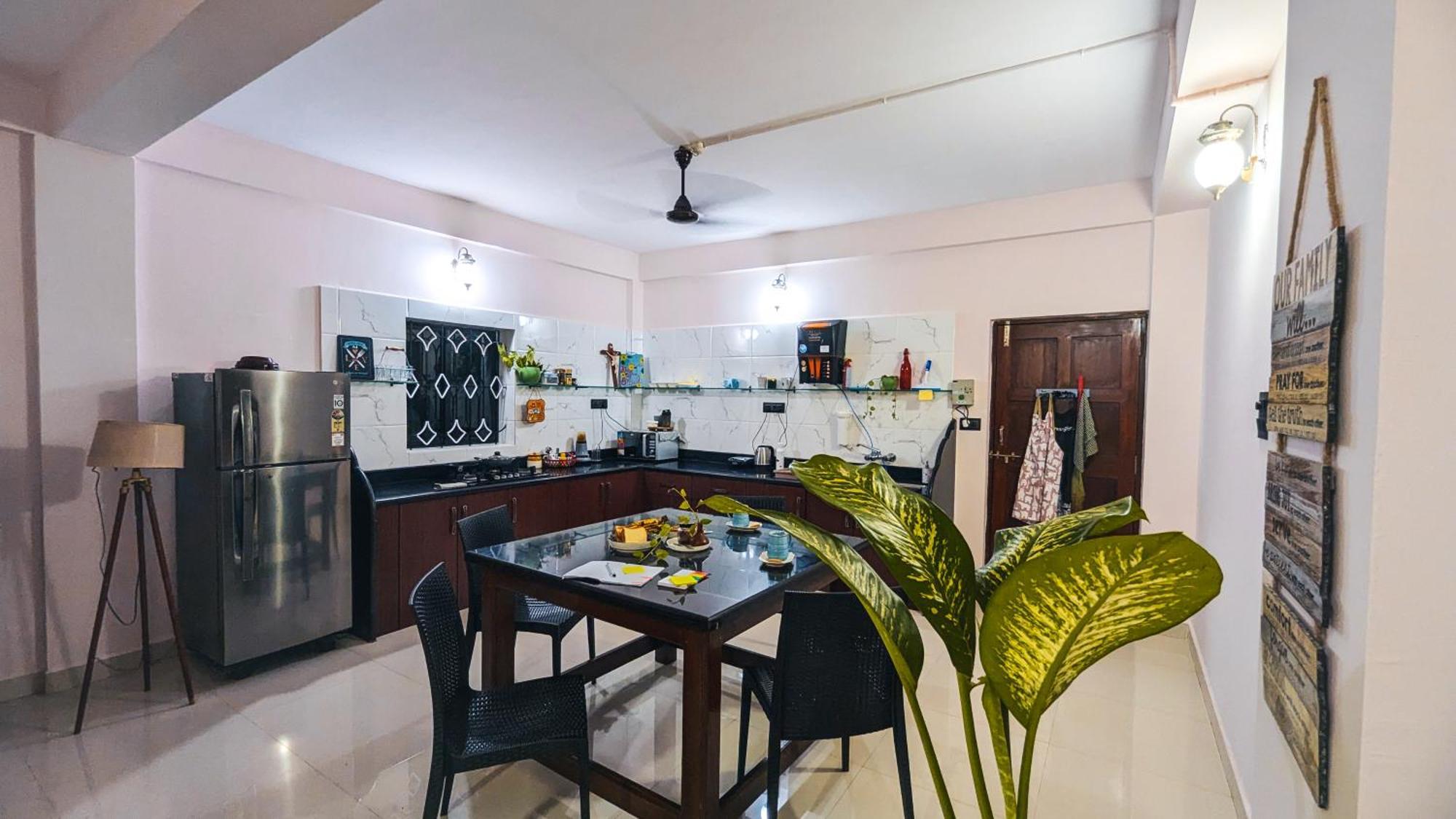 The First House By V3Homestay 4Bhk Private Pool กาลังกูติ ภายนอก รูปภาพ