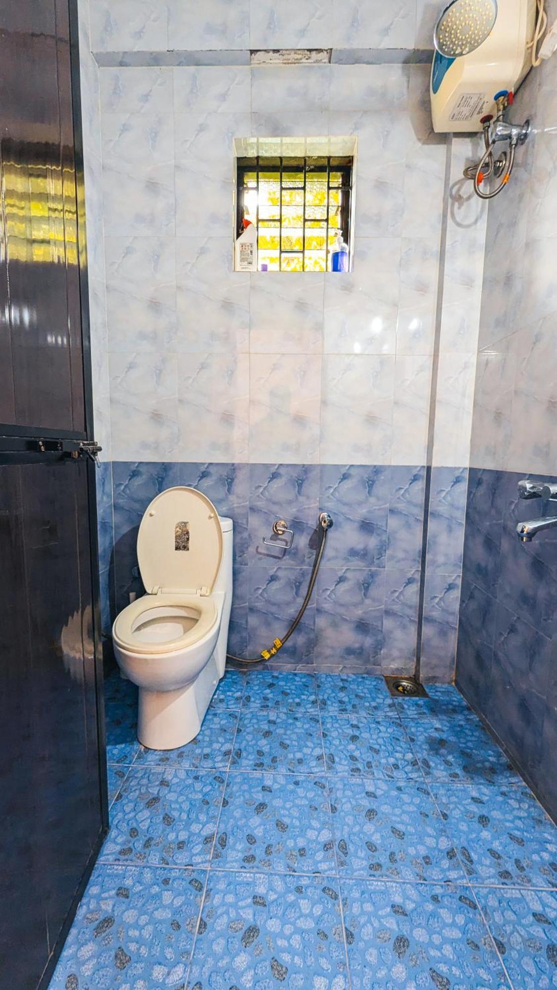 The First House By V3Homestay 4Bhk Private Pool กาลังกูติ ภายนอก รูปภาพ