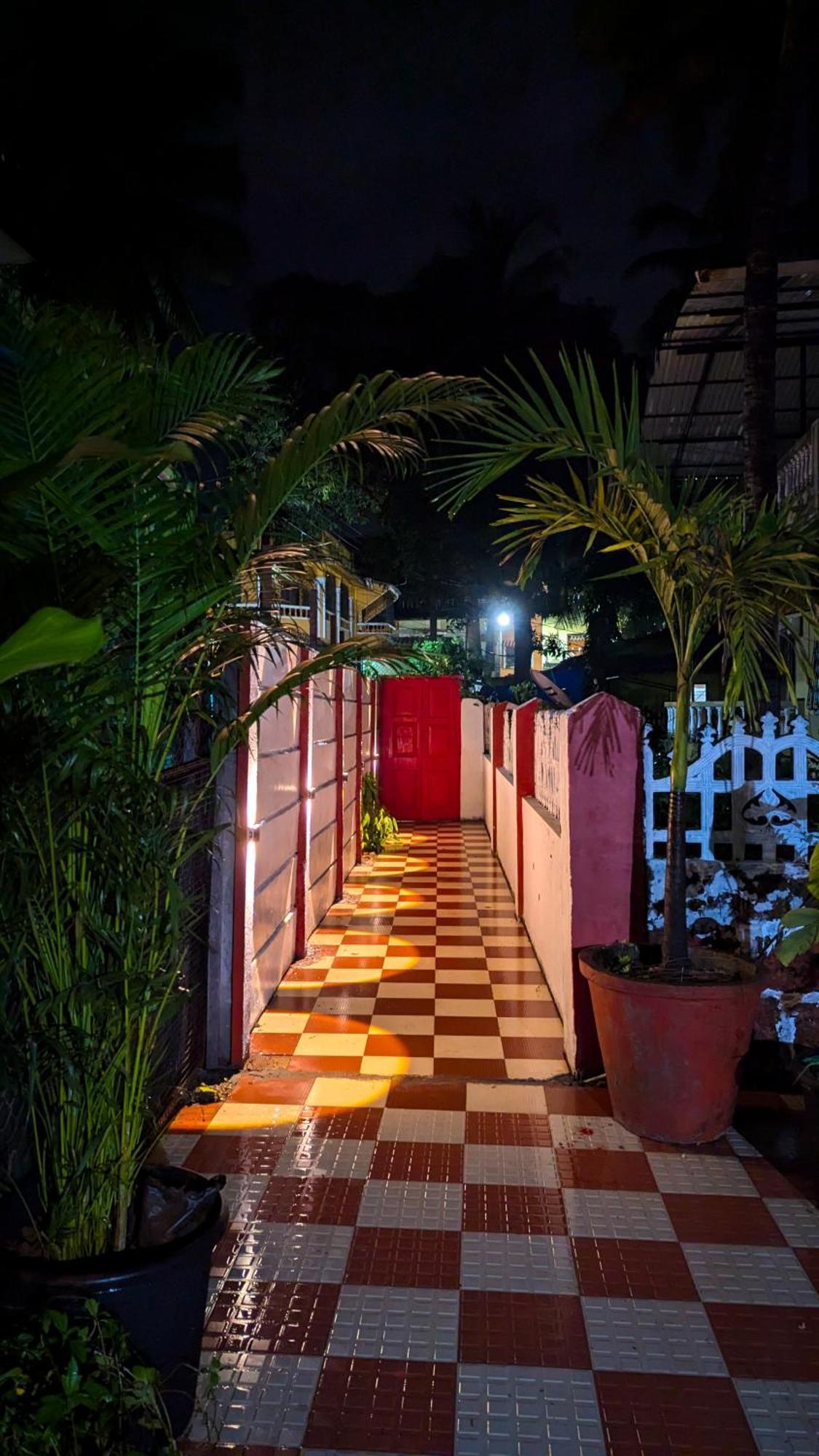 The First House By V3Homestay 4Bhk Private Pool กาลังกูติ ภายนอก รูปภาพ